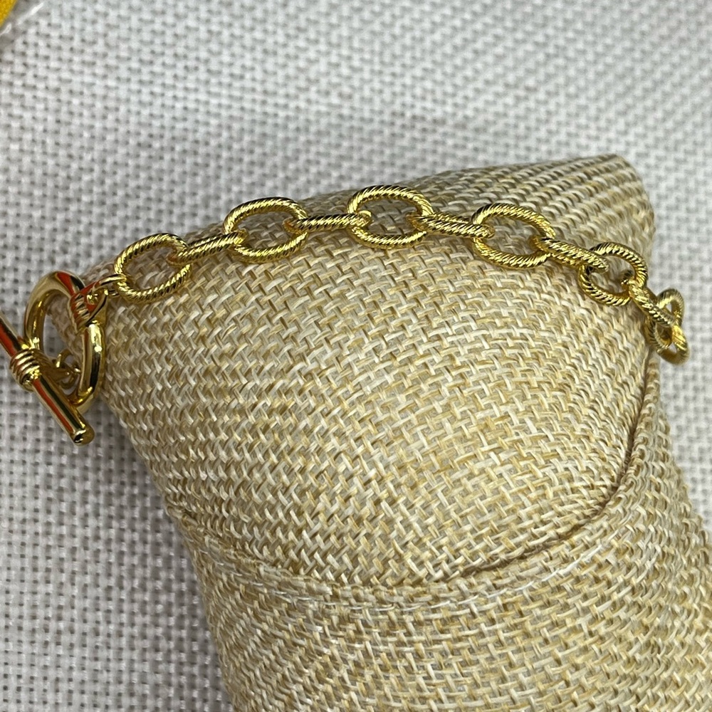 Vintage Chunky Gold Toggle Bracelet – Bold 80s/90s Statement Piece - Picture 5 of 13